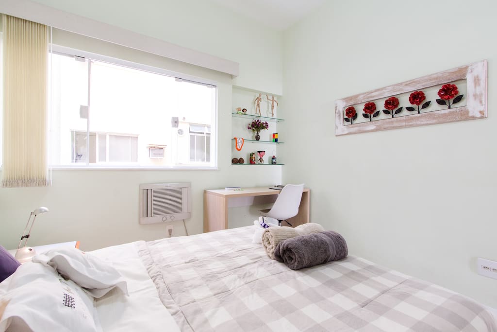 Your bedroom, one of the two I am renting in the apartment // Seu quarto, um dos dois que estou alugando neste apartamento