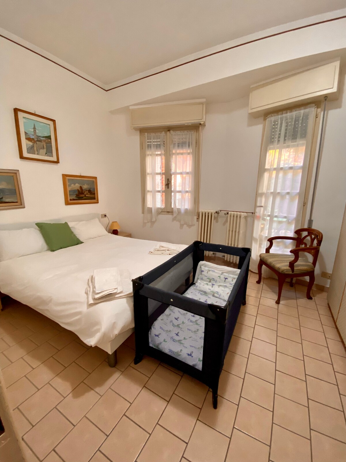 Tretia spálňa Nonna s detskou posteľou.