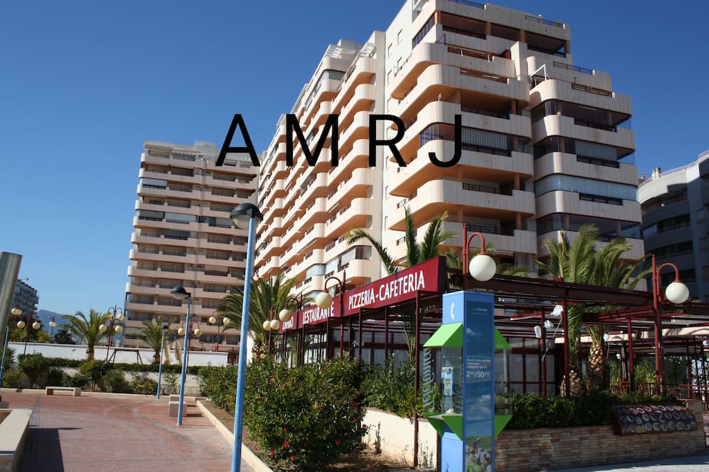 Edificio Zafiro desde playa