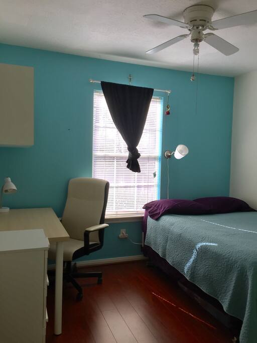 2nd Bedroom with full size bed