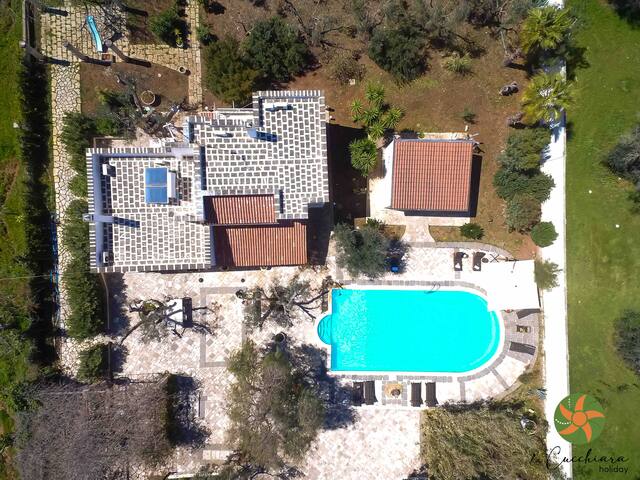 “LA CUCCHIARA” ✩ LUXURY VILLA✩ POOL & GARDEN ✩ gallery image 2