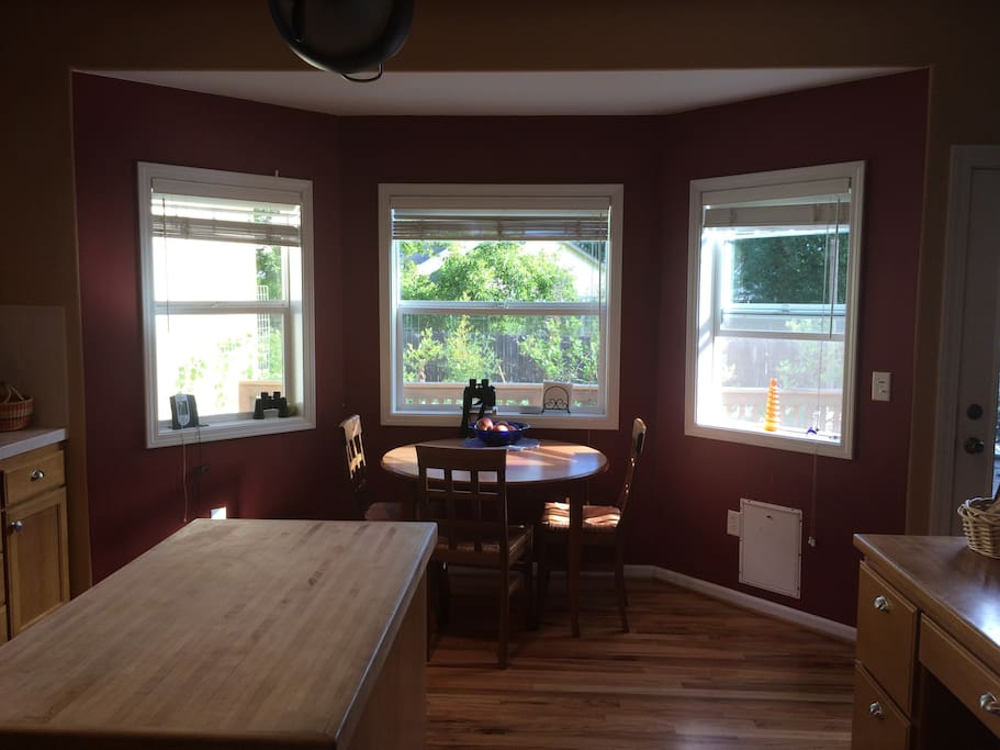 Kitchen breakfast nook.