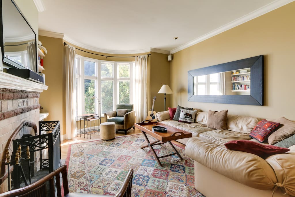 Living room with views of Downtown SF