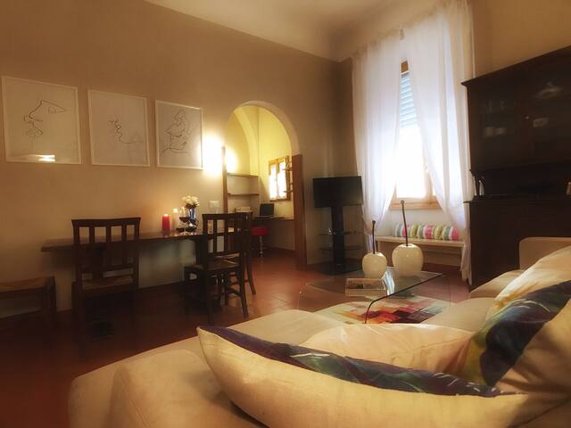 SUITE MEDICEA***** – CENTRO STORICO gallery image 5