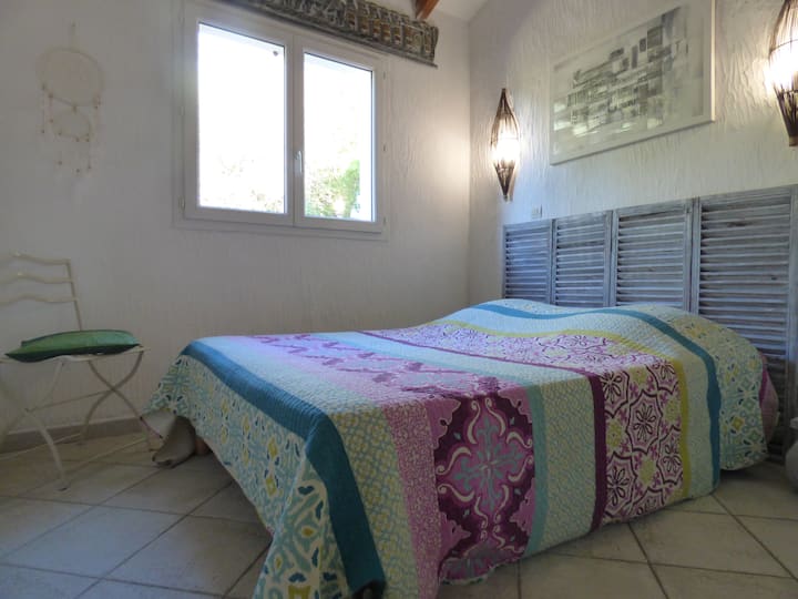 chumba cha mtindo wa Kihindi