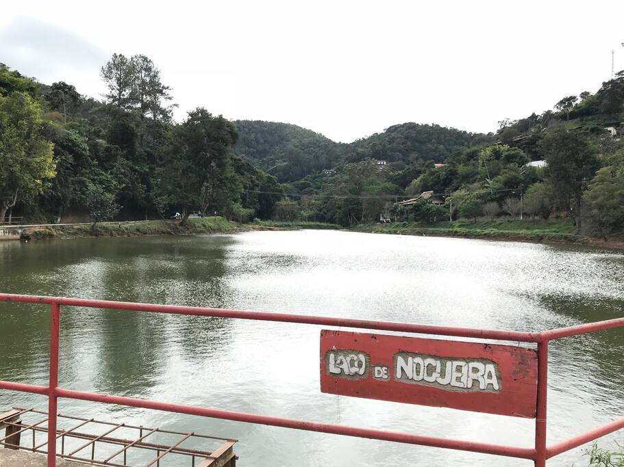 Belíssimo Lago de Nogueira