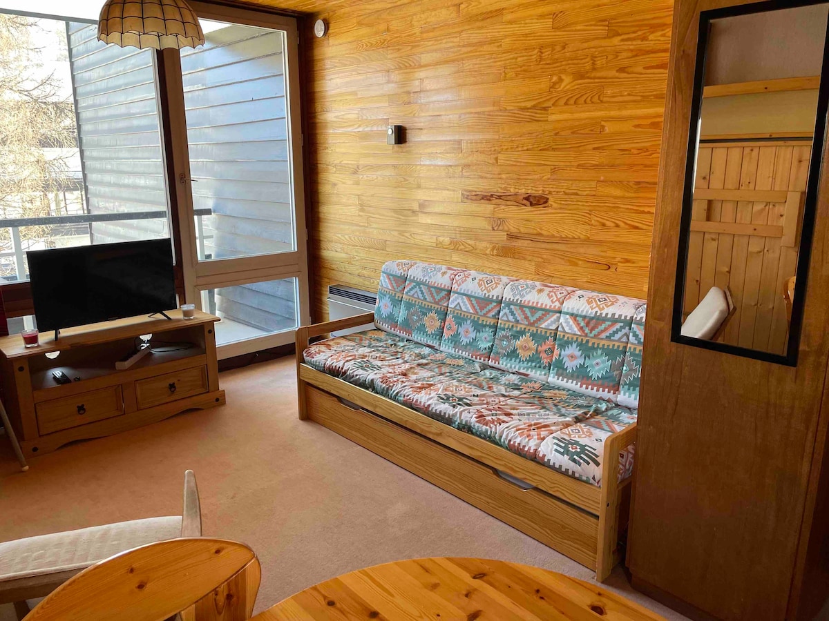 Popular Airbnb listing: Studio at the foot of the slopes – Vars Les Claux in Vars