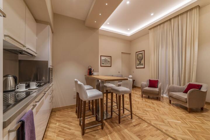 900 Apartments | Casa Emilia Corte | 10 pax max gallery image 2
