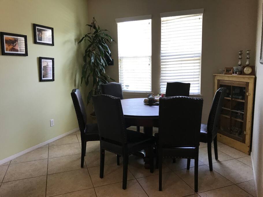 Dining room for 6
