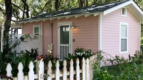 Wisteria Cottage Perfect for Two
