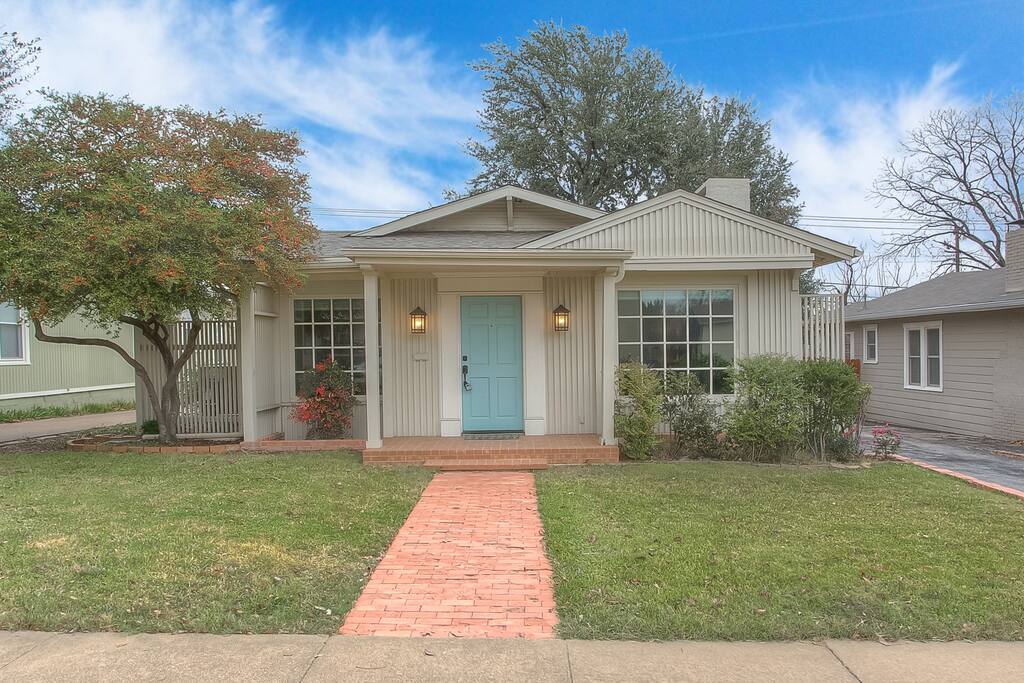 Vintage 1920's cottage