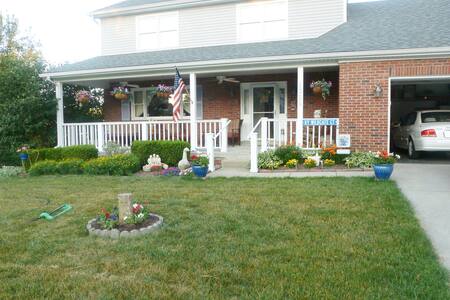 Lexington Apt. with parking & private entrance