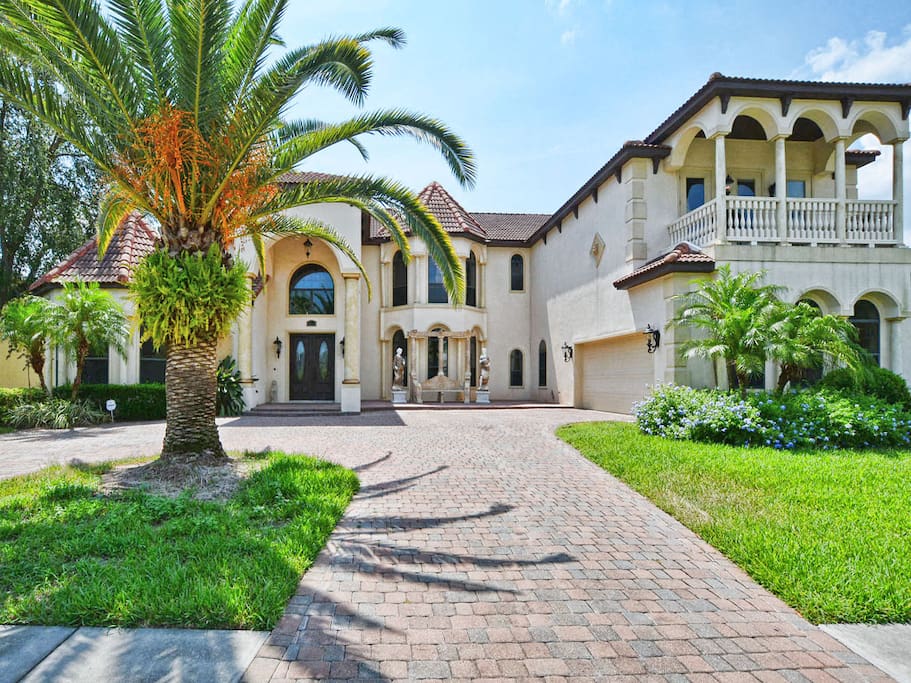 The Formosa Grand Mansion! Huge Discounts!! Villas for Rent in