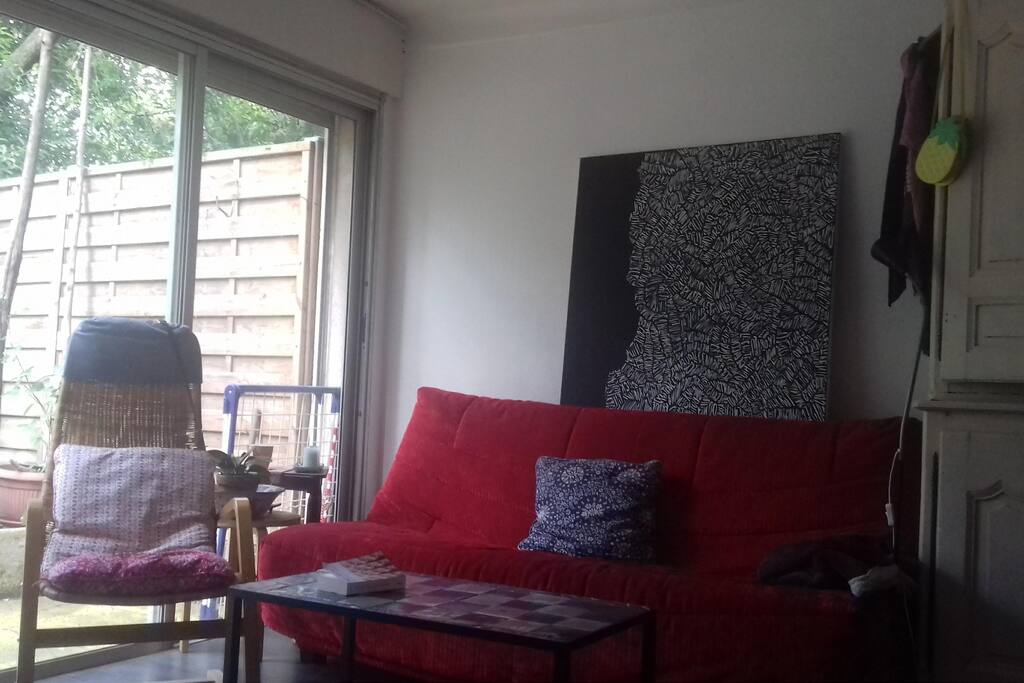 chambre/salon donnant sur le jardin