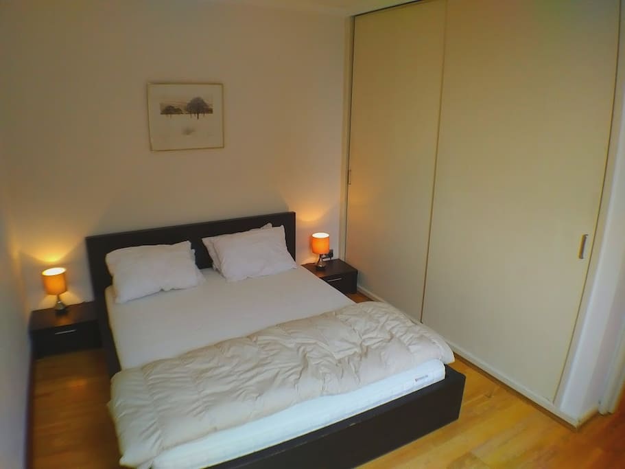 King size bedroom