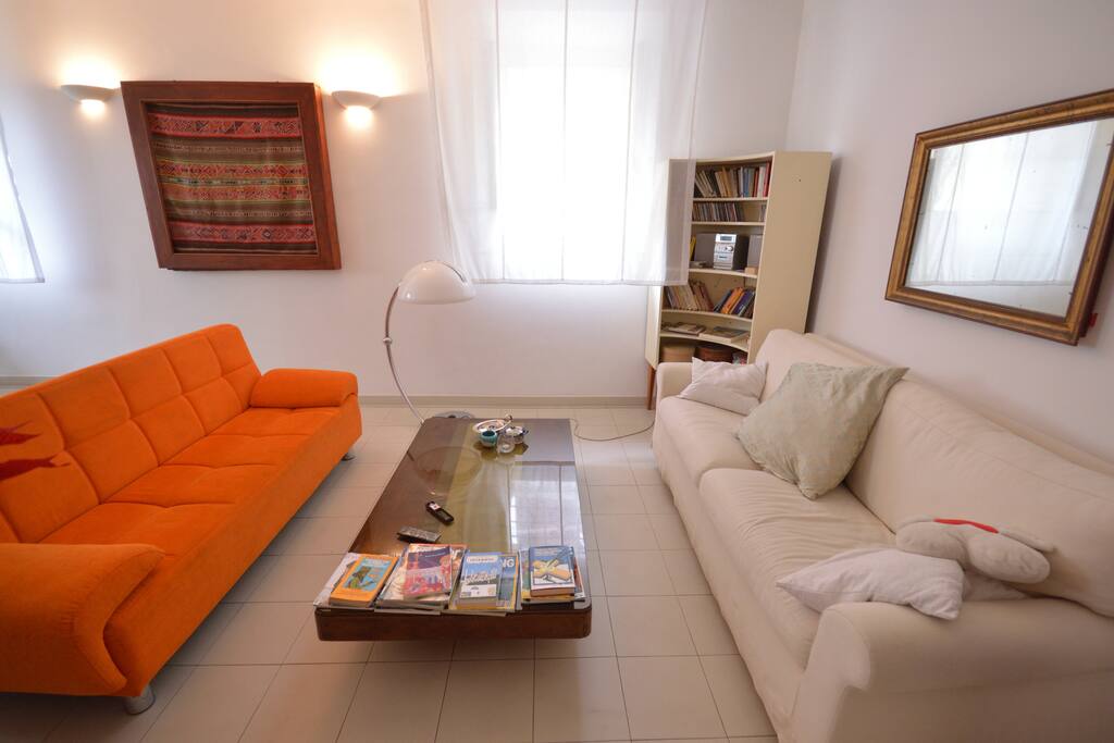 relax and enjoy music and our city guides!