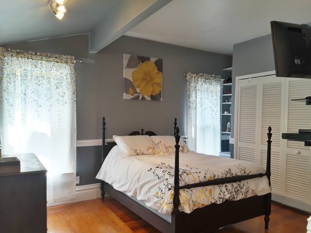 Historic Downtown Marshall Home Near Everything!