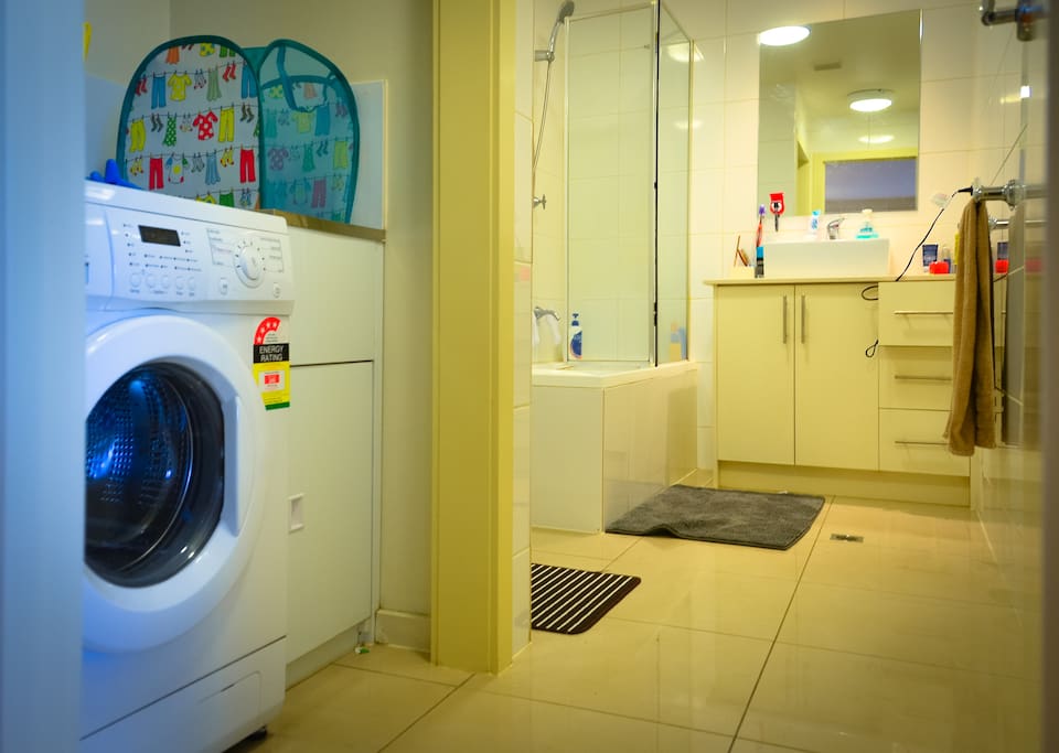 Toilet/Laundry