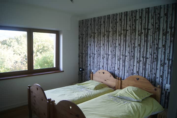 חדר שינה עצים מיטות יחיד