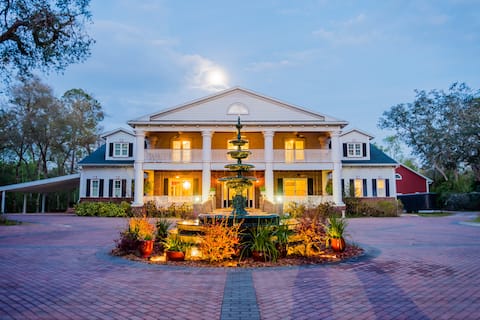 SPA. 8 B/rooms on 11 acres on the Tomoka River