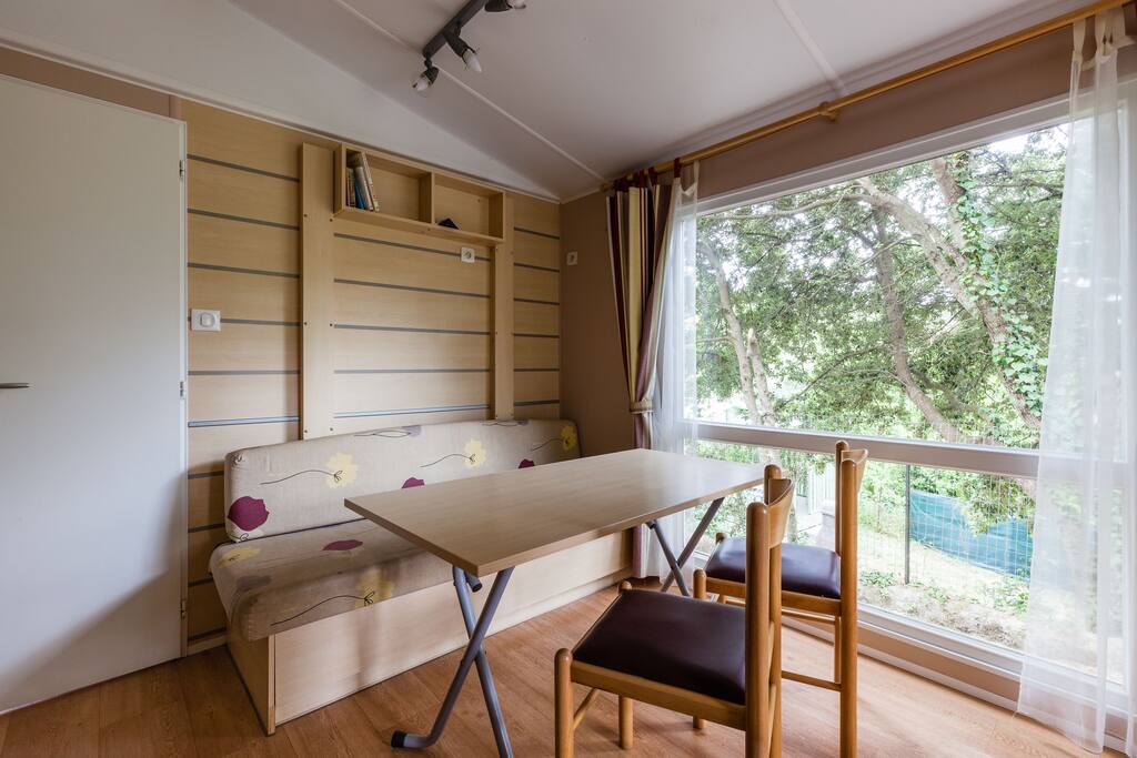 Salon.