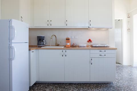Top Airbnb: “SYNDAY’S”-Unique view, cozy traditional apartment in Δήμος Κυθήρων