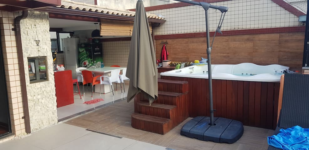 Beautiful Top Roof close to the beach