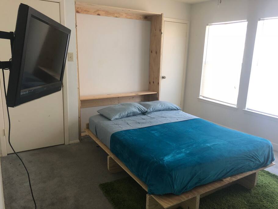 another angle of the queen bed