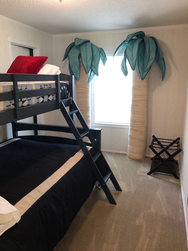 Chumba cha kulala cha tatu - Vitanda Viwili - hulala 3