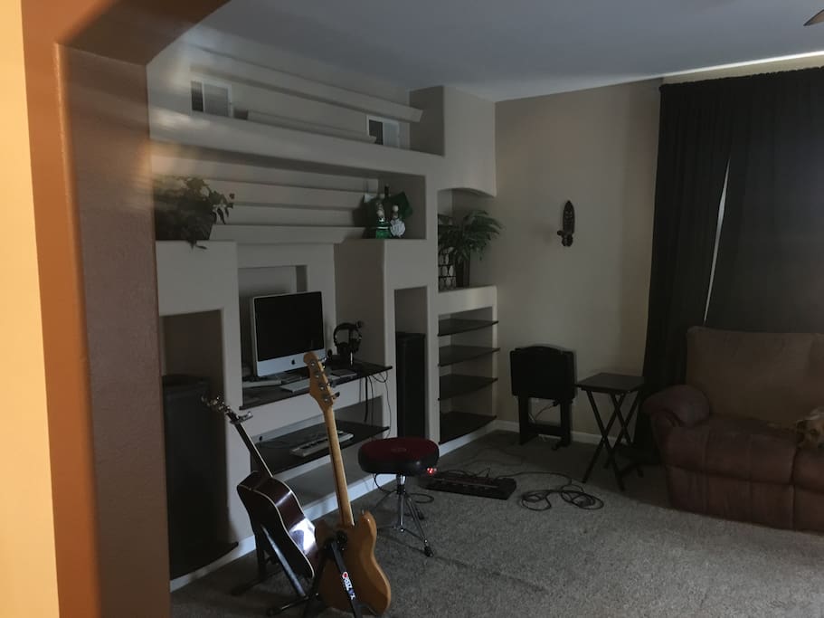 Spacious living room