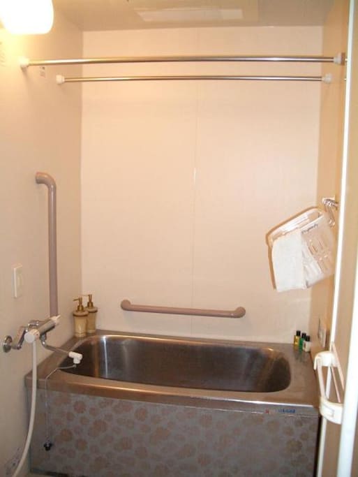 Hot and Cold Shower for 24 hours