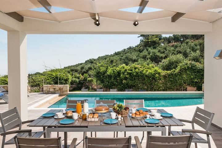 Villa Dioni, 4 BD, 3 BA, private pool gallery image 4