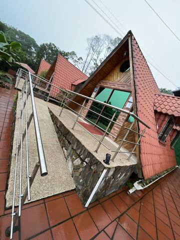 RedDoorz @ Alcala Garden Resort managed Airbnb listing 3