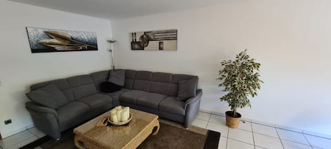 Central trade fair/holiday apartment with garden & parking