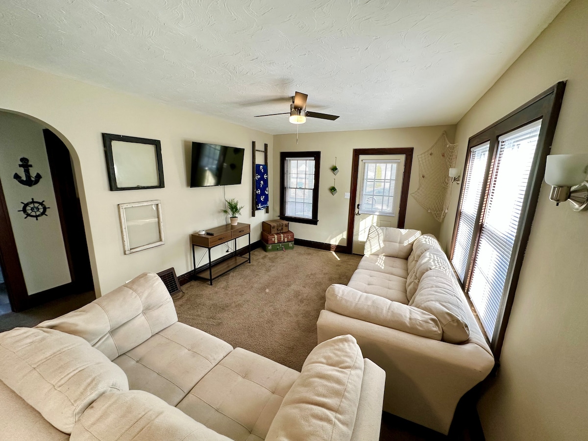 NEW! Adorable Bungalow Houses for Rent in Vermilion, Ohio, United