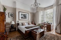 Grand+Victorian+Apartment+in+Sought-After+Clifton