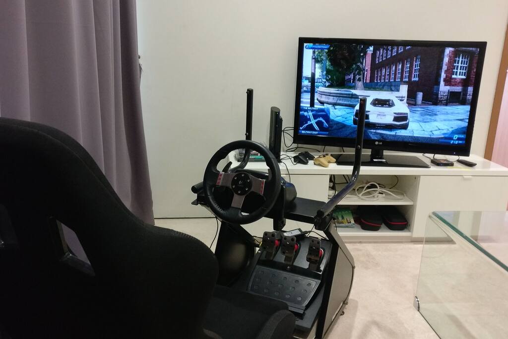 Racing simulator with ps3 console, endless entertainment