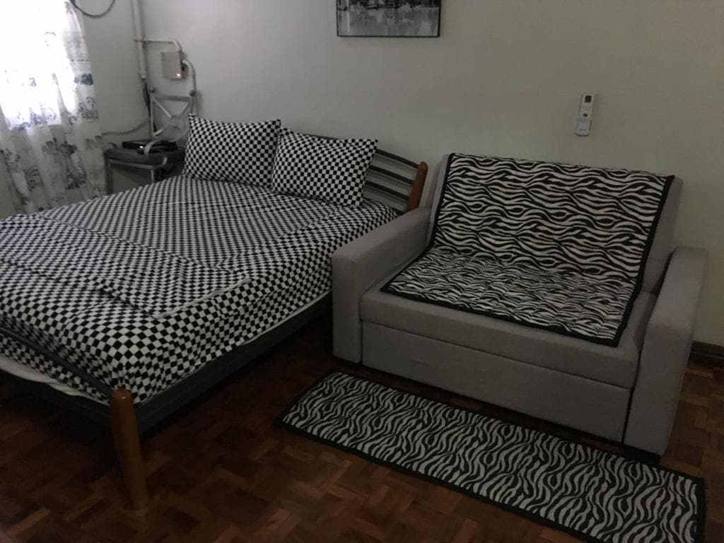 الغرفة 1 :سرير  بحجم كبير وسرير أريكة واحد