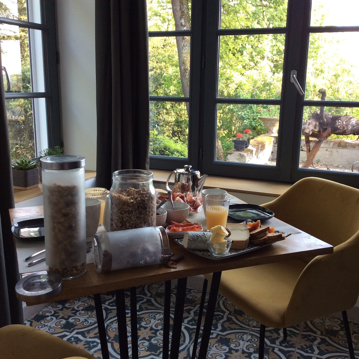 Top performing Airbnb: Bed and breakfast in Quinquenais in Chinon in Chinon