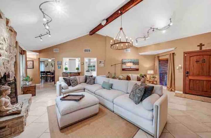 Beautiful Cozy House Wheated Saltwater Pool & Spa! - Missouri City, TX