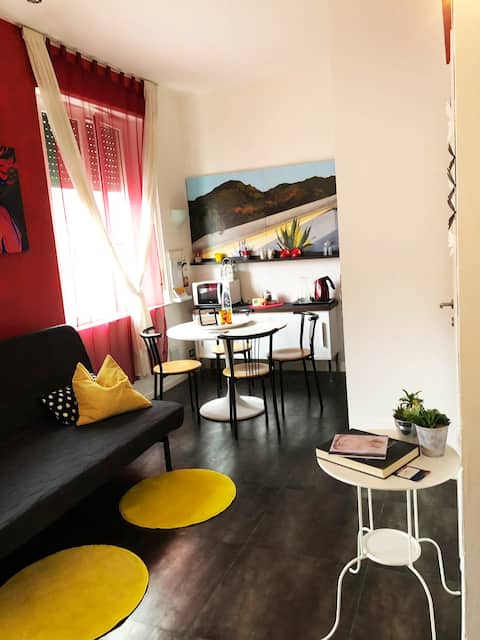 Popular Airbnb listing: The Colorful House, sanitized with a certified machine in Pisa