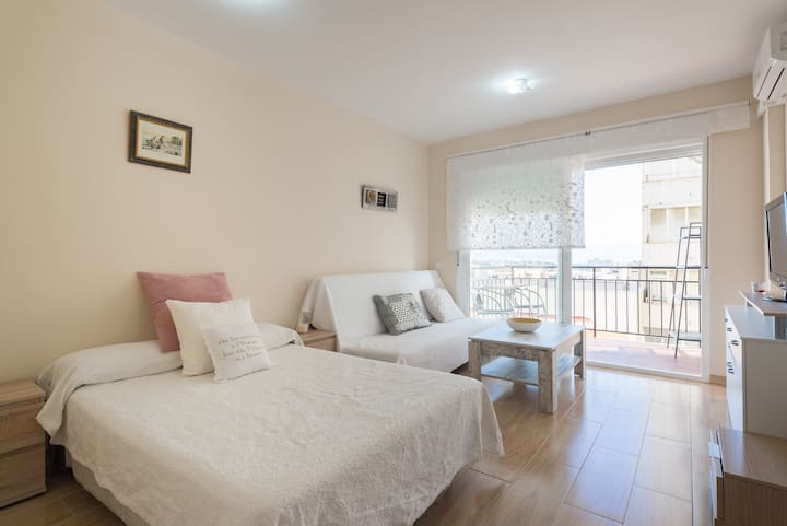 Studio Centro Torremolinos near airport Wifi