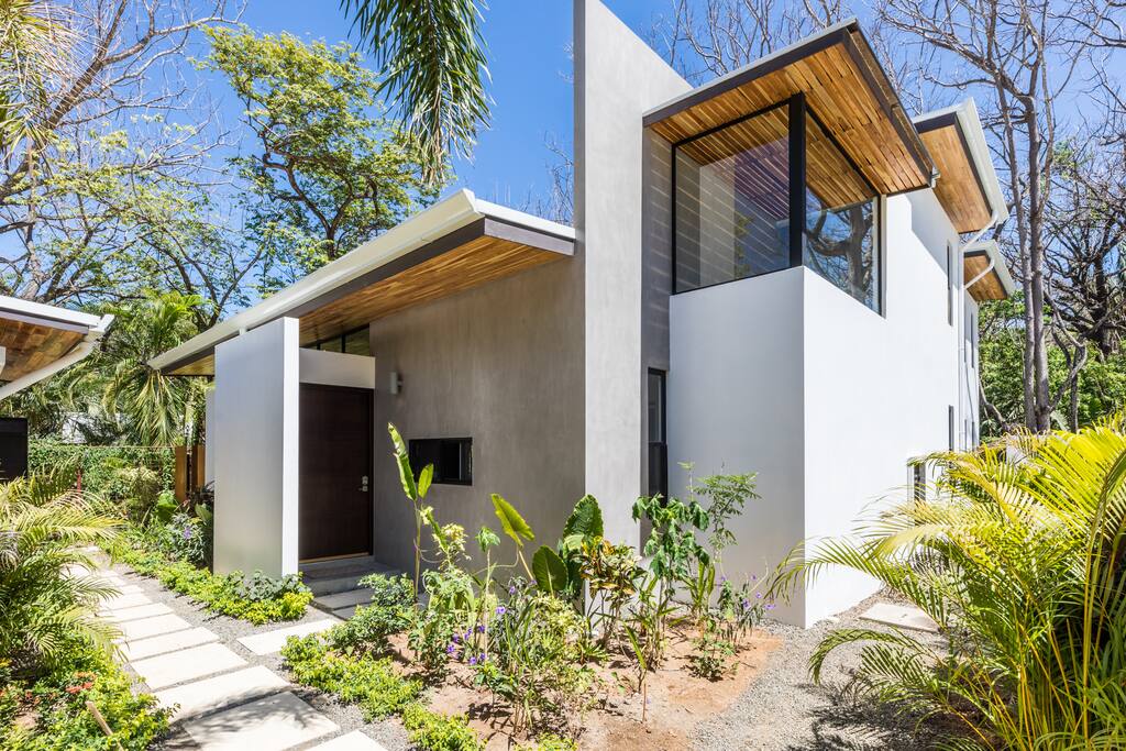 Villa "F"