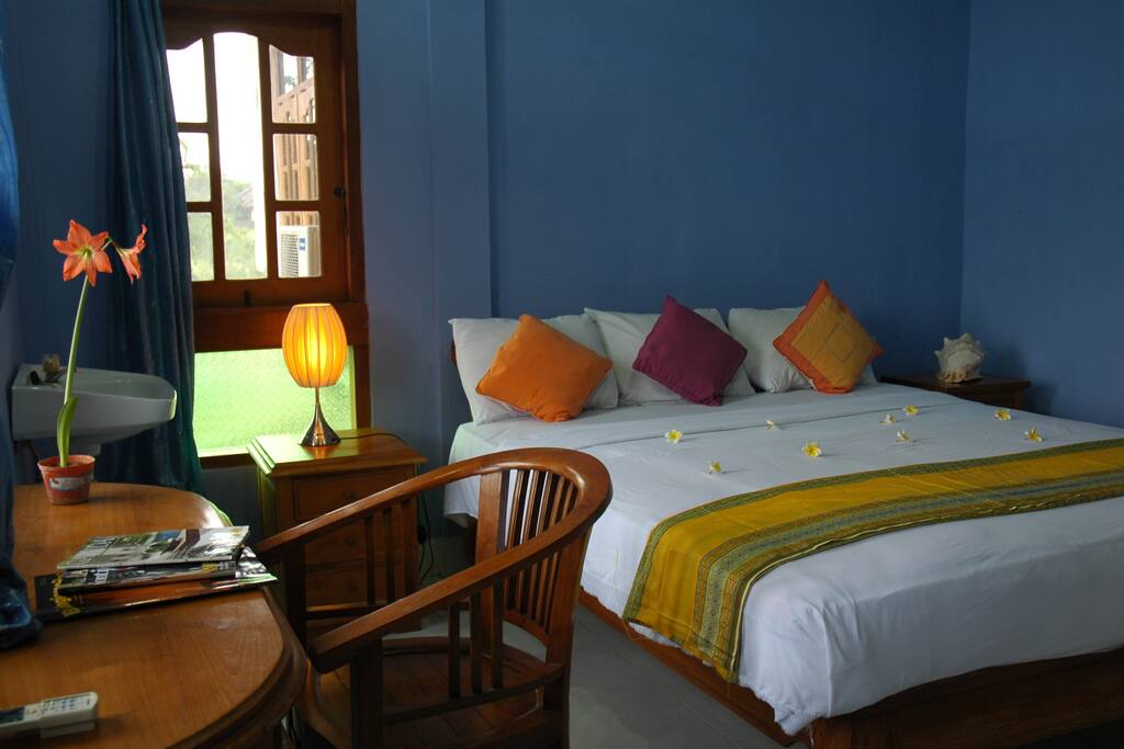 Studio Room with 2 bed rooms for 4 people. Bed room North