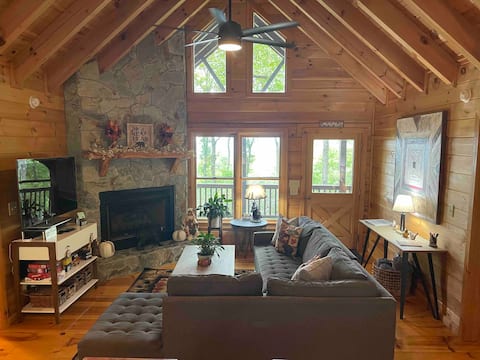 Popular Airbnb listing: “Downing’s Den” Hot tub-Mountain views in Cherry Log