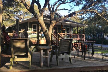 Hideaway in the dunes, bike path to the beach!