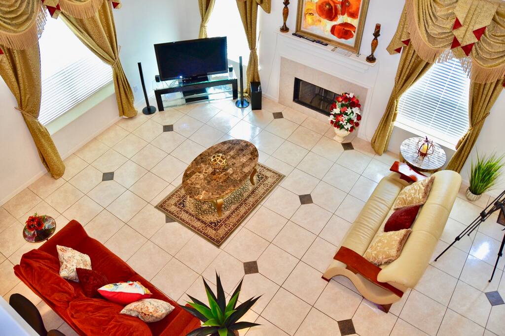 Magnificent living room with high-ceilings . You would love it!