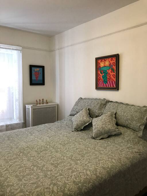 Master bedroom
2 adult guest
air conditioner in window
New Beauty rest King Bed
Lock on Door