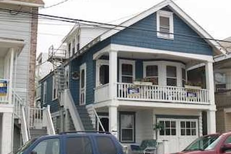 3rd floor loft apartment