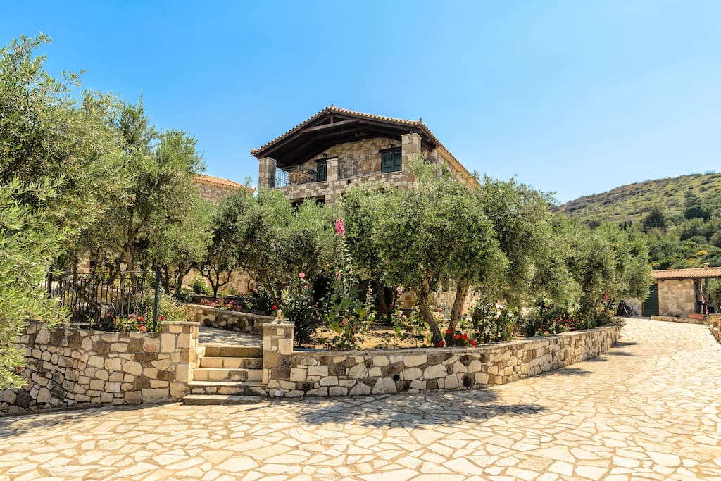 Surroundings wth Olive groves throughout the property